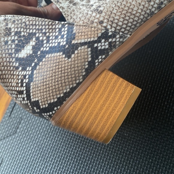 Snake Print Cut Out Ankle Bootie Size 9 - Picture 8 of 11